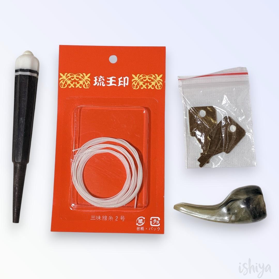 【美品】沖縄三線 弦楽器 人工皮 蛇柄 ハードケース鍵付 三味線