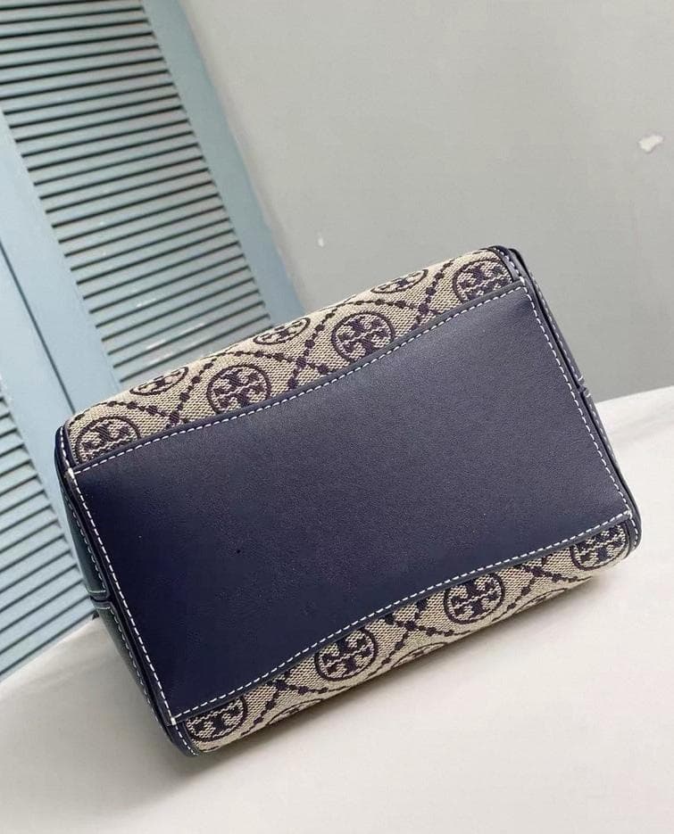 Tory Burch幾何学模様のショルダーバッグ ネイビー