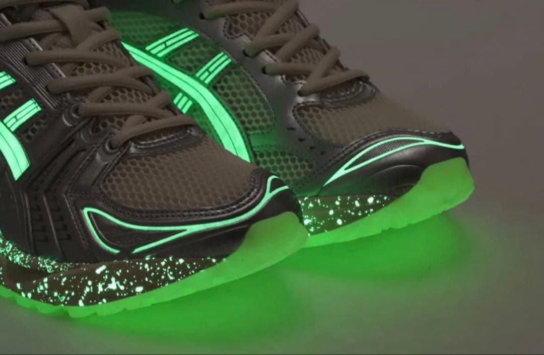 美品　Asics Gel-Kayano 14 atmos 24cm