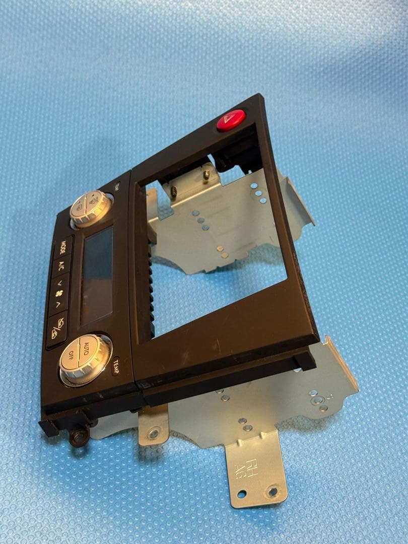 スバル　オーディオパネル ステー付 FH204DOP レガシィ