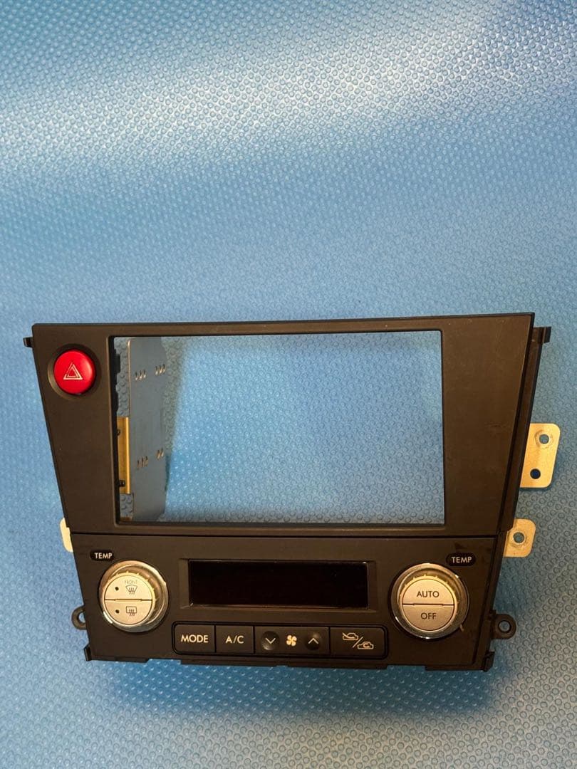 スバル　オーディオパネル ステー付 FH204DOP レガシィ