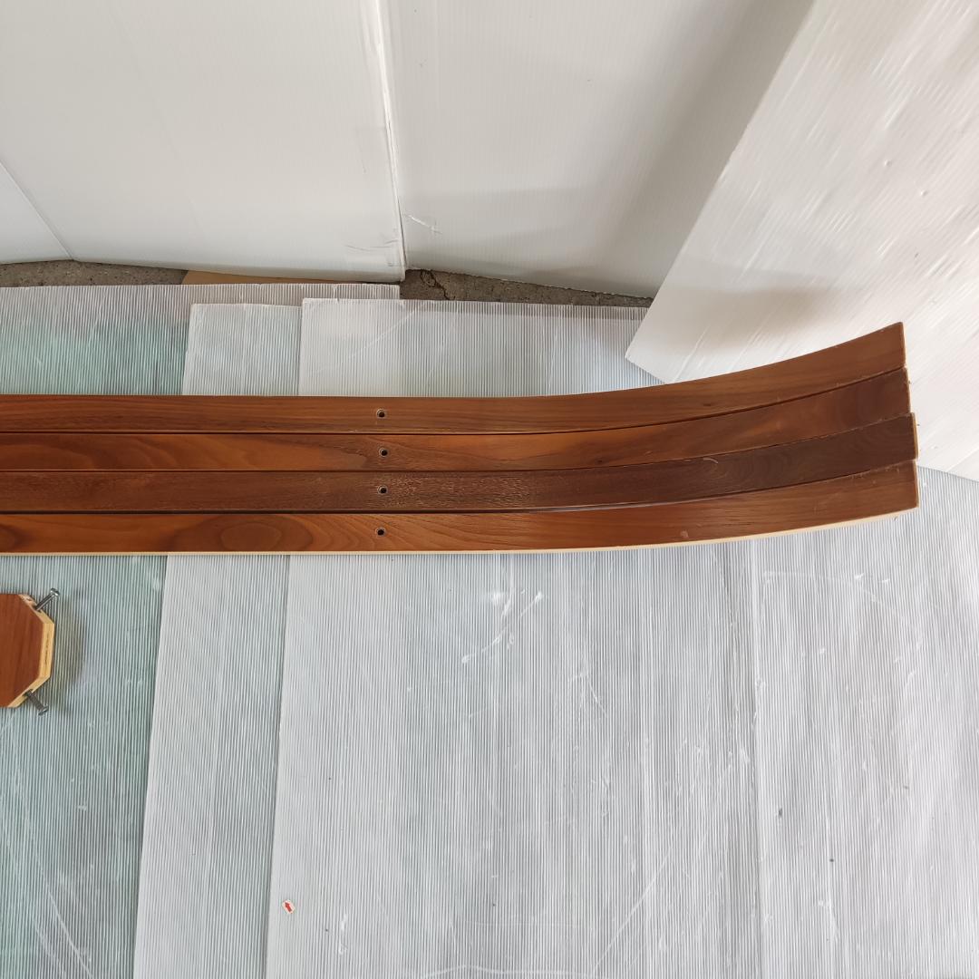 ACTUS取扱　プライウッドコートハンガー　4本脚