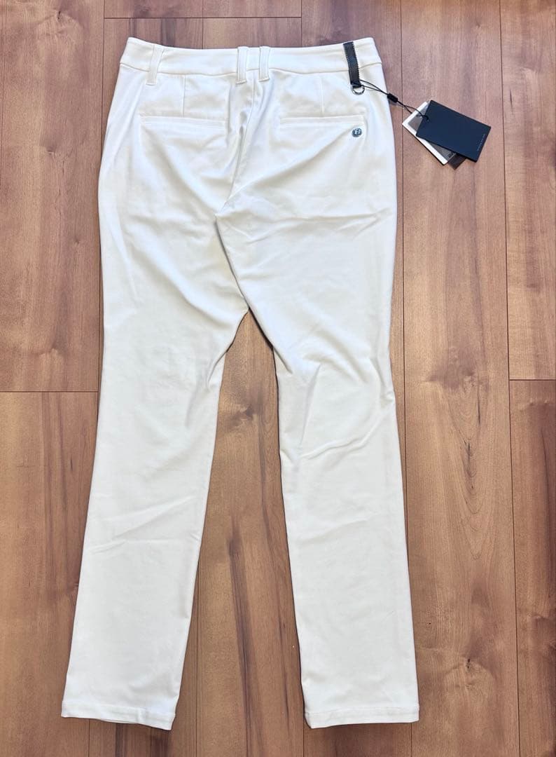 定番　スリムパンツ　ホワイト　サイズM 春夏　ストレッチ　新品タグ付　レディース