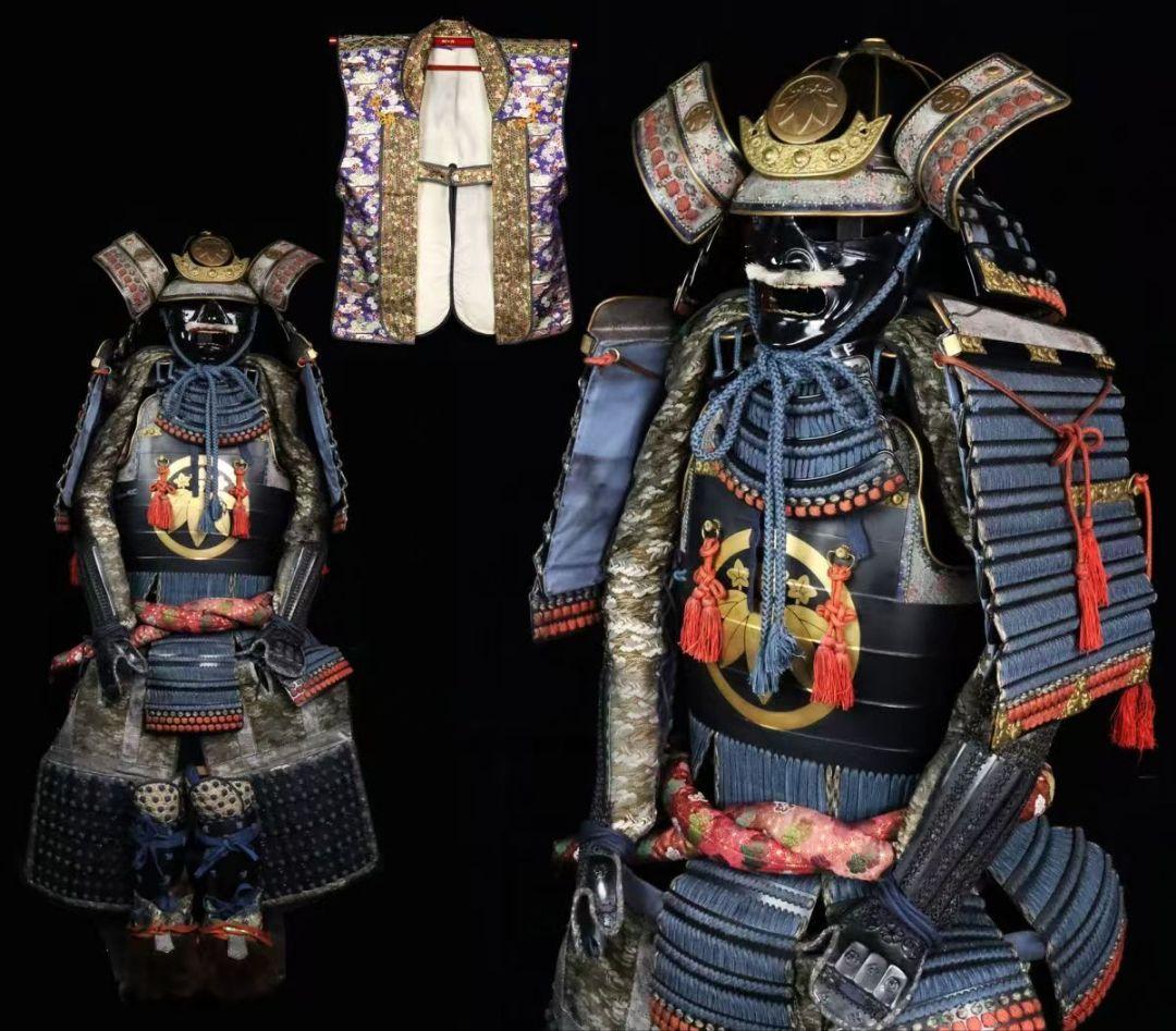 豪商旧家蔵出 五三桐家紋入大鎧 時代甲冑 二枚胴具足 大袖大身鎧 前立 陣羽織