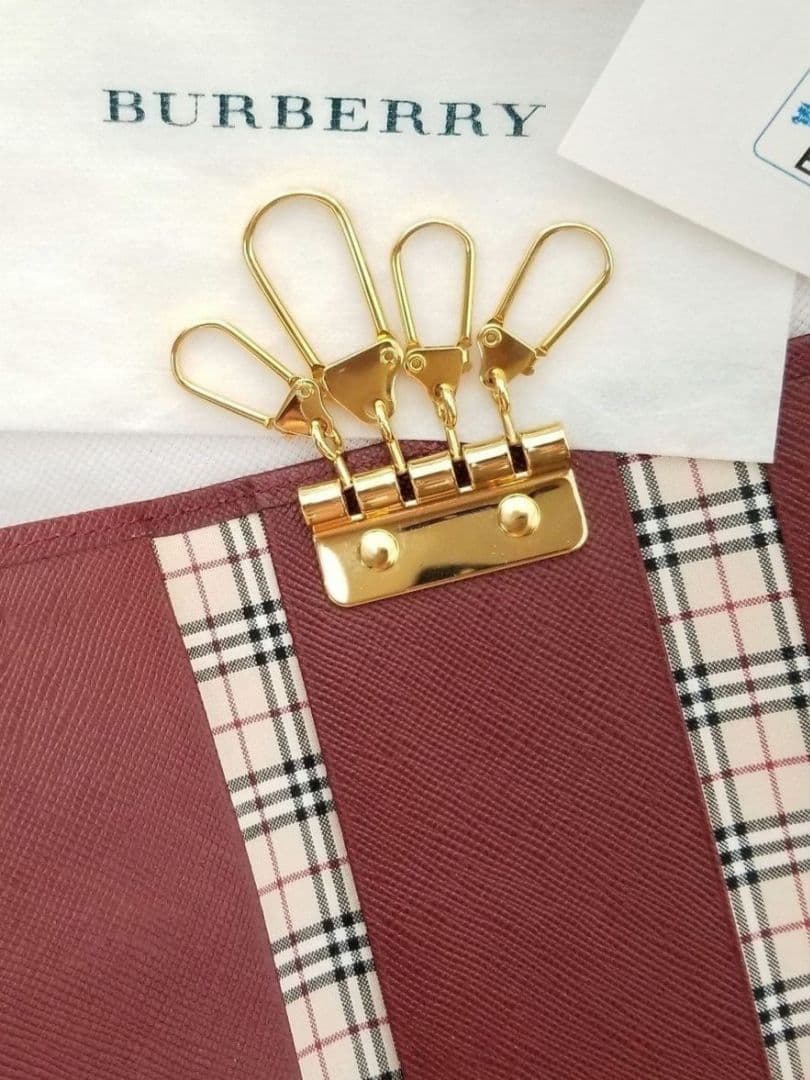 バーバリー新品キーケース 新品未使用 美品 ベージュ ボールド赤ノバチェック牛革