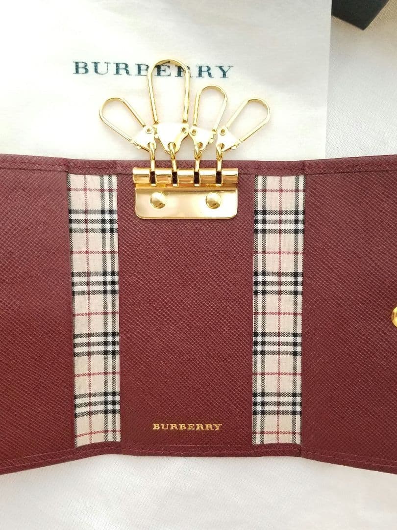 バーバリー新品キーケース 新品未使用 美品 ベージュ ボールド赤ノバチェック牛革