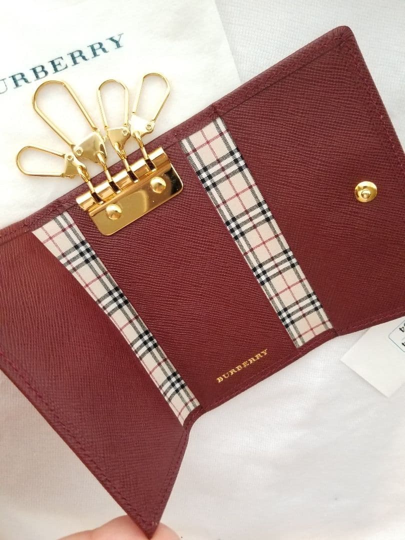 バーバリー新品キーケース 新品未使用 美品 ベージュ ボールド赤ノバチェック牛革