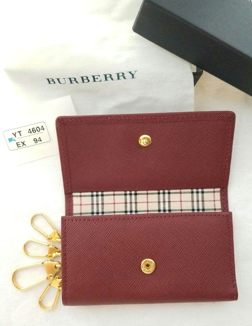 バーバリー新品キーケース 新品未使用 美品 ベージュ ボールド赤ノバチェック牛革