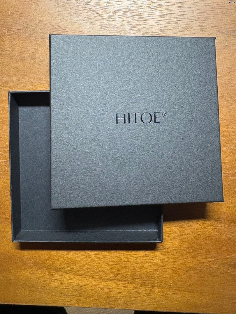HITOE 黒いレザー二つ折り財布