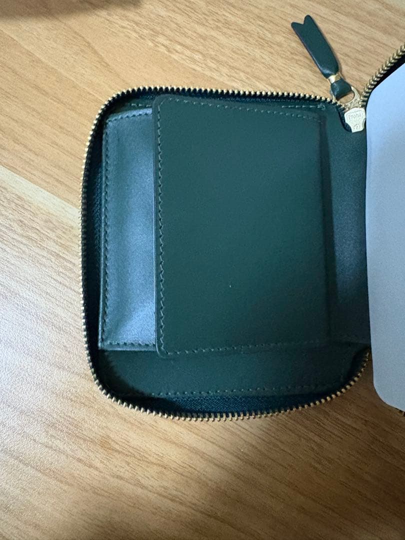 新品、箱付き、COMME des GARCONS 二つ折り財布 SA2100