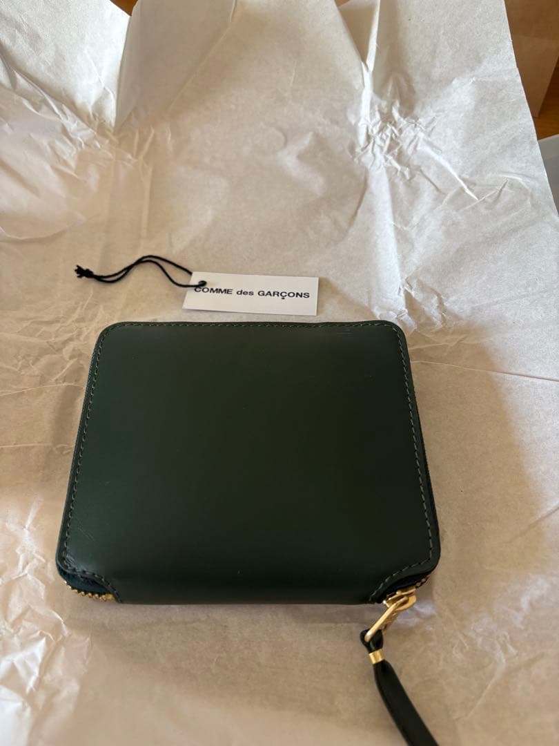新品、箱付き、COMME des GARCONS 二つ折り財布 SA2100