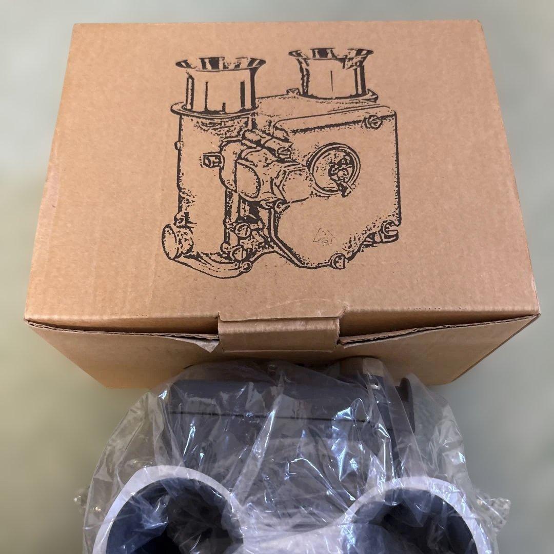 AUTO art DESIGN キャブレター型 塩、胡椒 調味料ケース