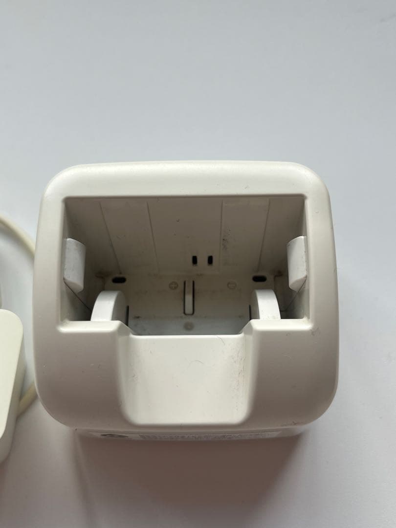 美品　ドコモ らくらくホン F-02J ピンク　充電器付