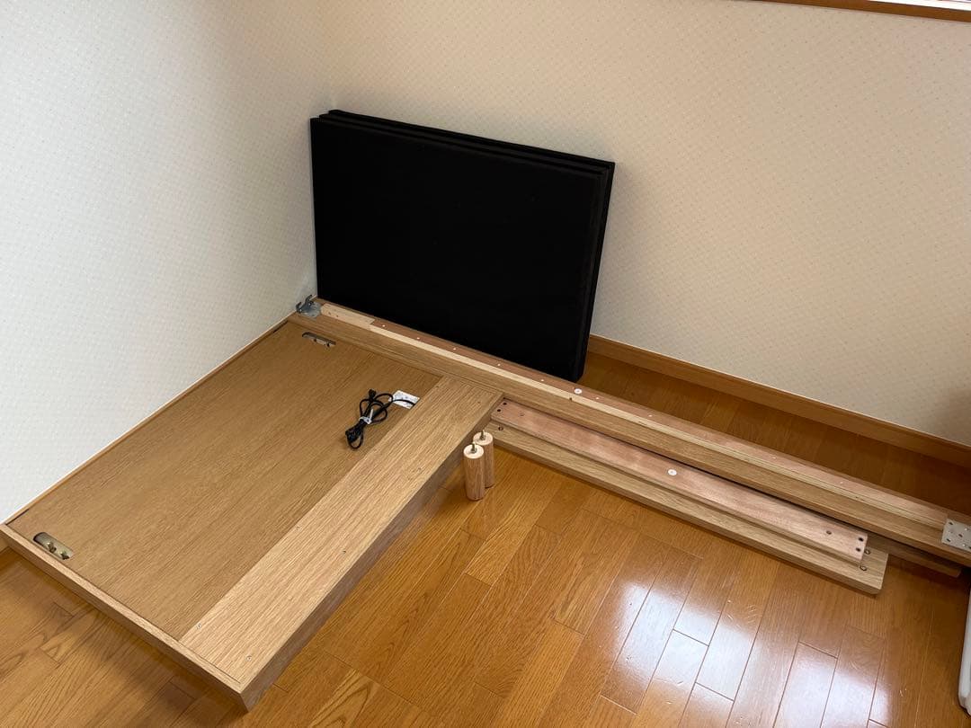 シングルベッドフレーム HENRIK MBR