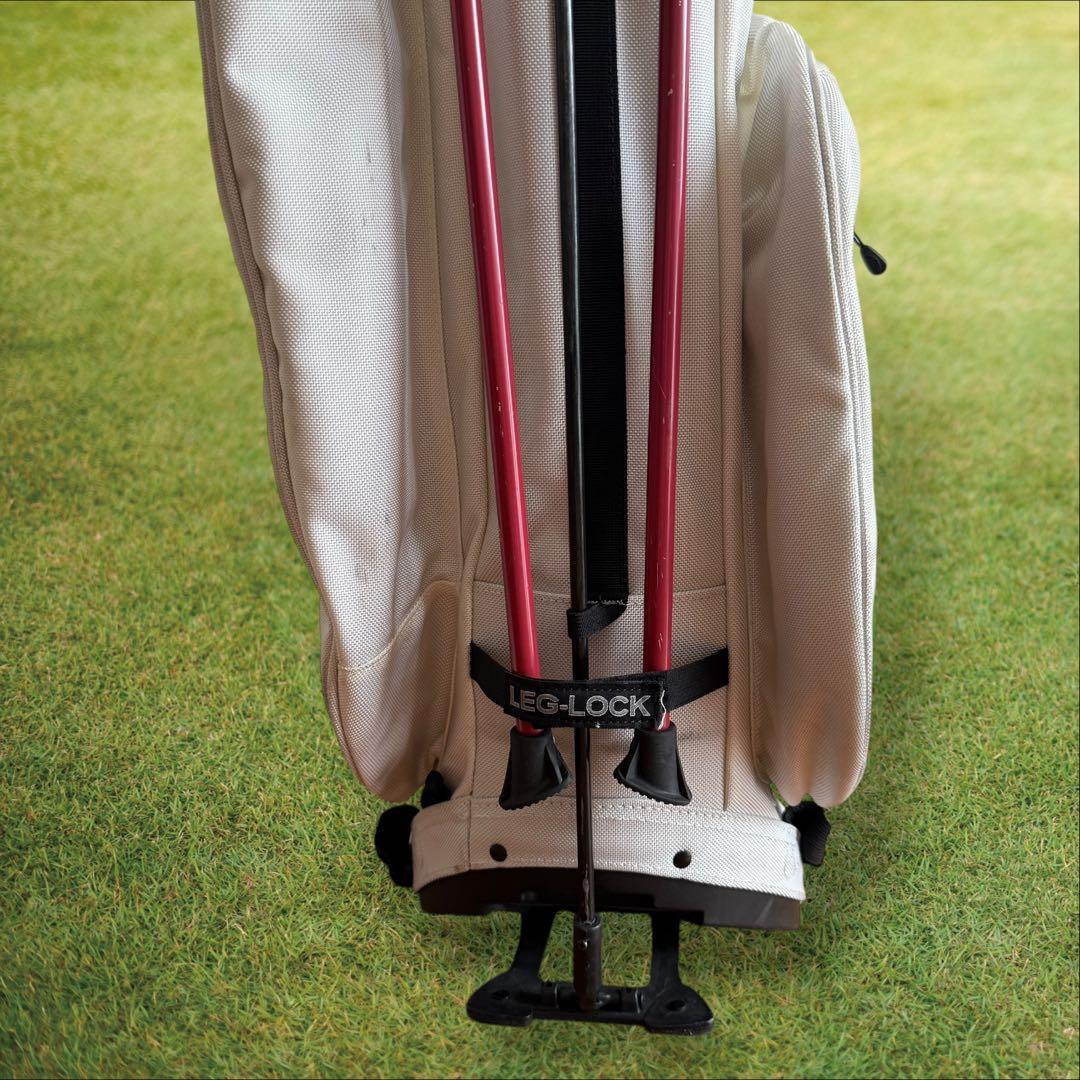 ビームスコラボ　ブリーフィング　キャディバッグ　軽量　白　黒　スタンド式　ゴルフ