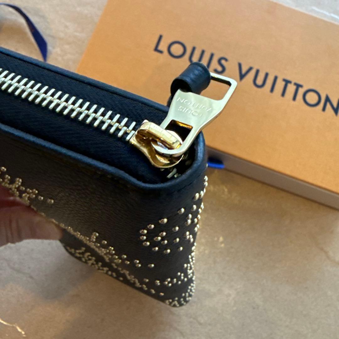 美品　ルイヴィトン モノグラム スタッズ アンプラント ジッピーウォレット