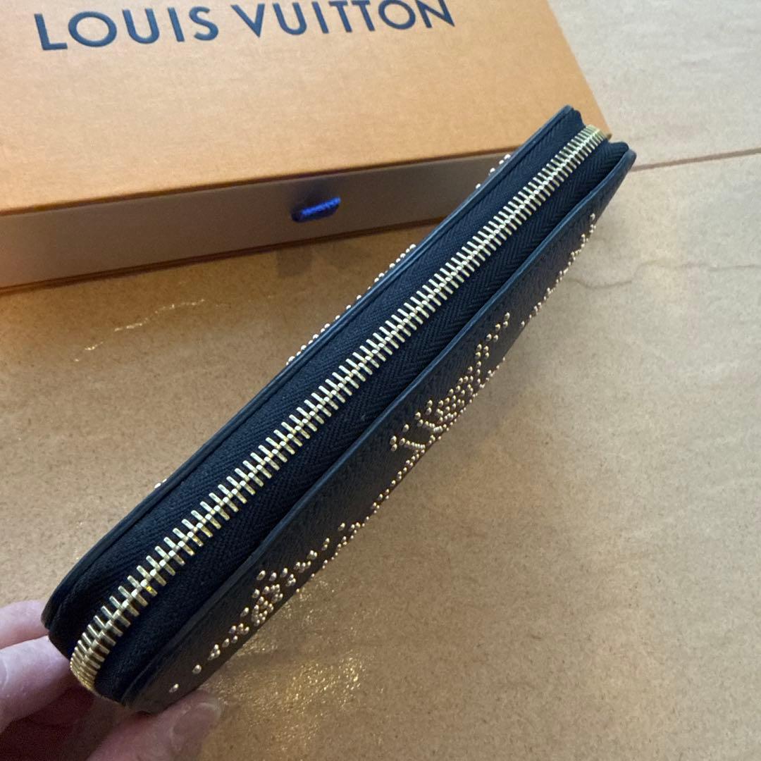 美品　ルイヴィトン モノグラム スタッズ アンプラント ジッピーウォレット