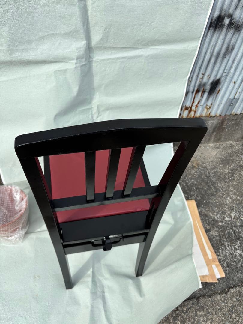 美品　背もたれ付ピアノ椅子　足部フェルト付　座面新品