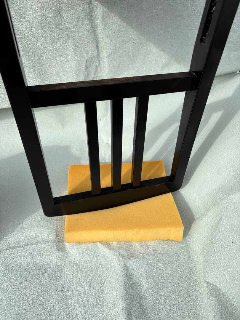 美品　背もたれ付ピアノ椅子　足部フェルト付　座面新品