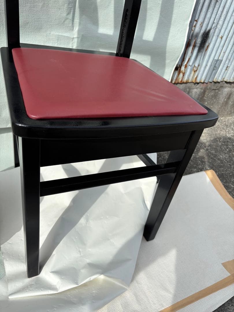 美品　背もたれ付ピアノ椅子　足部フェルト付　座面新品