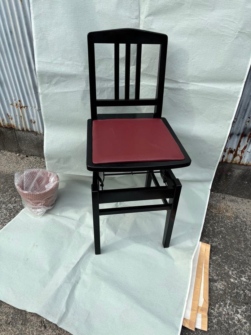 美品　背もたれ付ピアノ椅子　足部フェルト付　座面新品