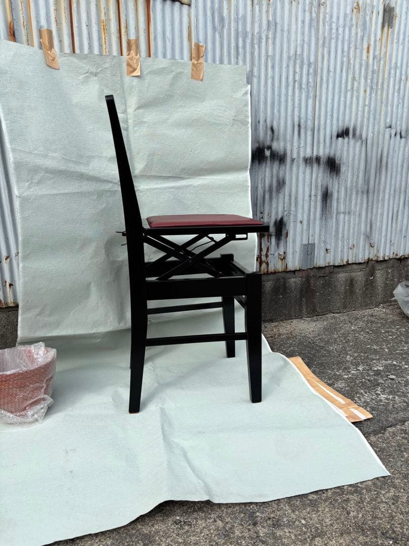 美品　背もたれ付ピアノ椅子　足部フェルト付　座面新品