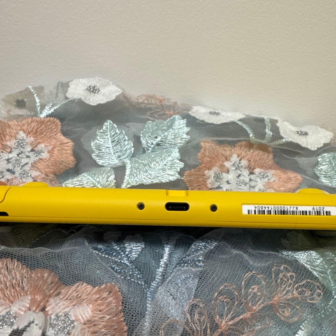 Nintendo Switch Lite イエロー 充電器・ポーチ付き