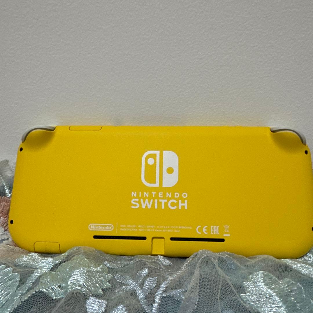 Nintendo Switch Lite イエロー 充電器・ポーチ付き