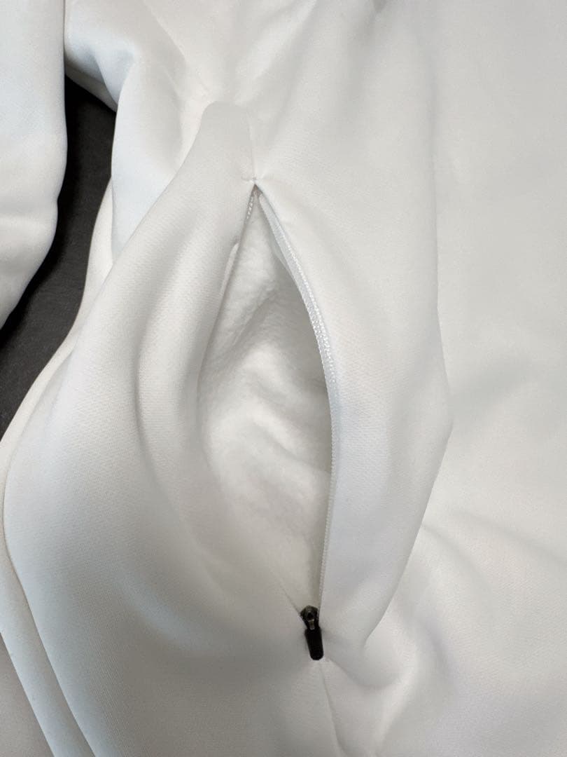 TFW49 フード付きホワイトセーター