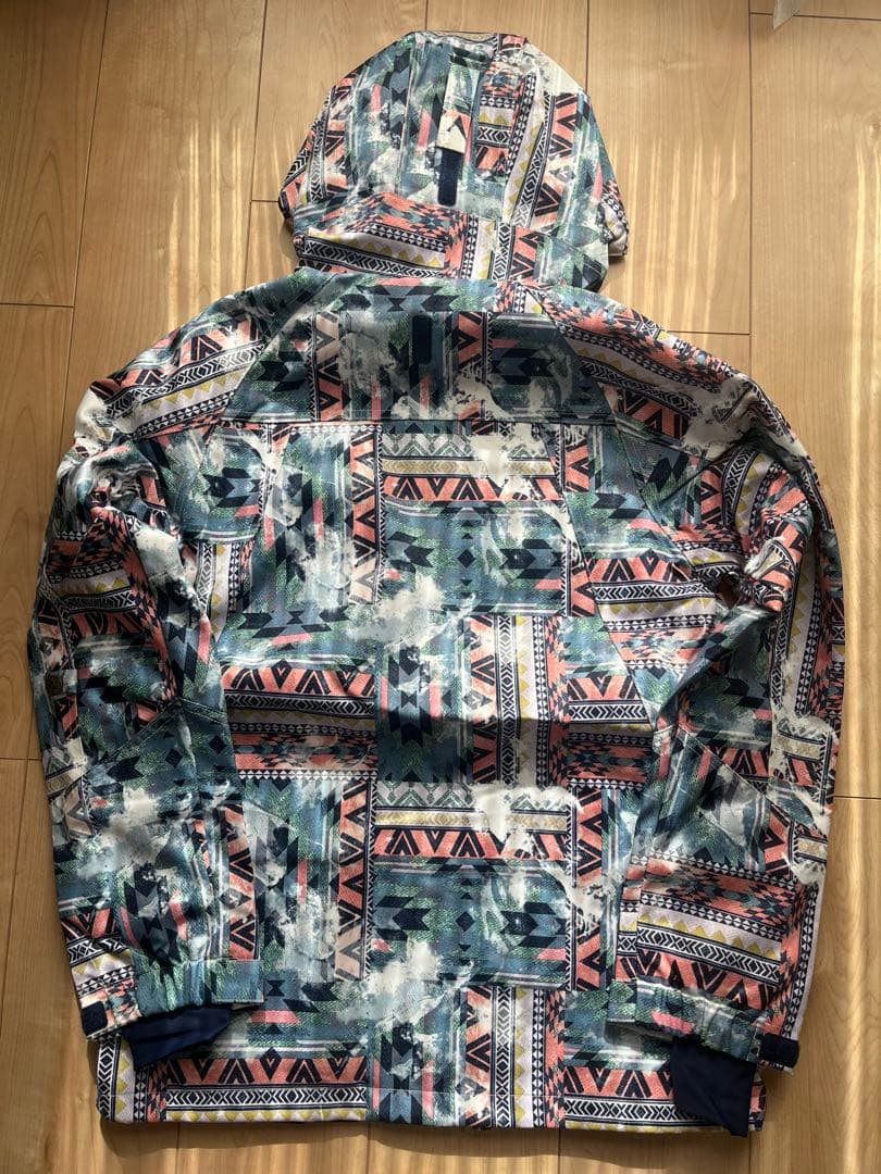 【新品・未使用】スノーウェア　ジャケット　ボトムス　グローブ　セット