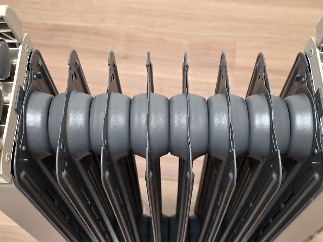 デロンギ ヴェルティカルド オイルヒーター RHJ21FO812-GY