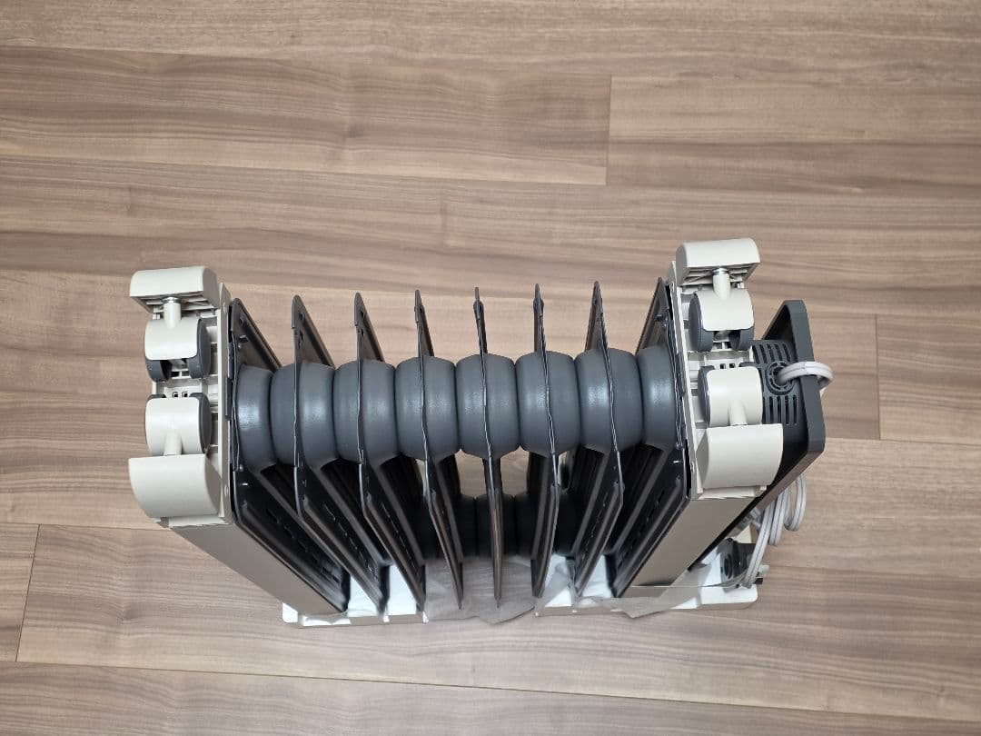 デロンギ ヴェルティカルド オイルヒーター RHJ21FO812-GY