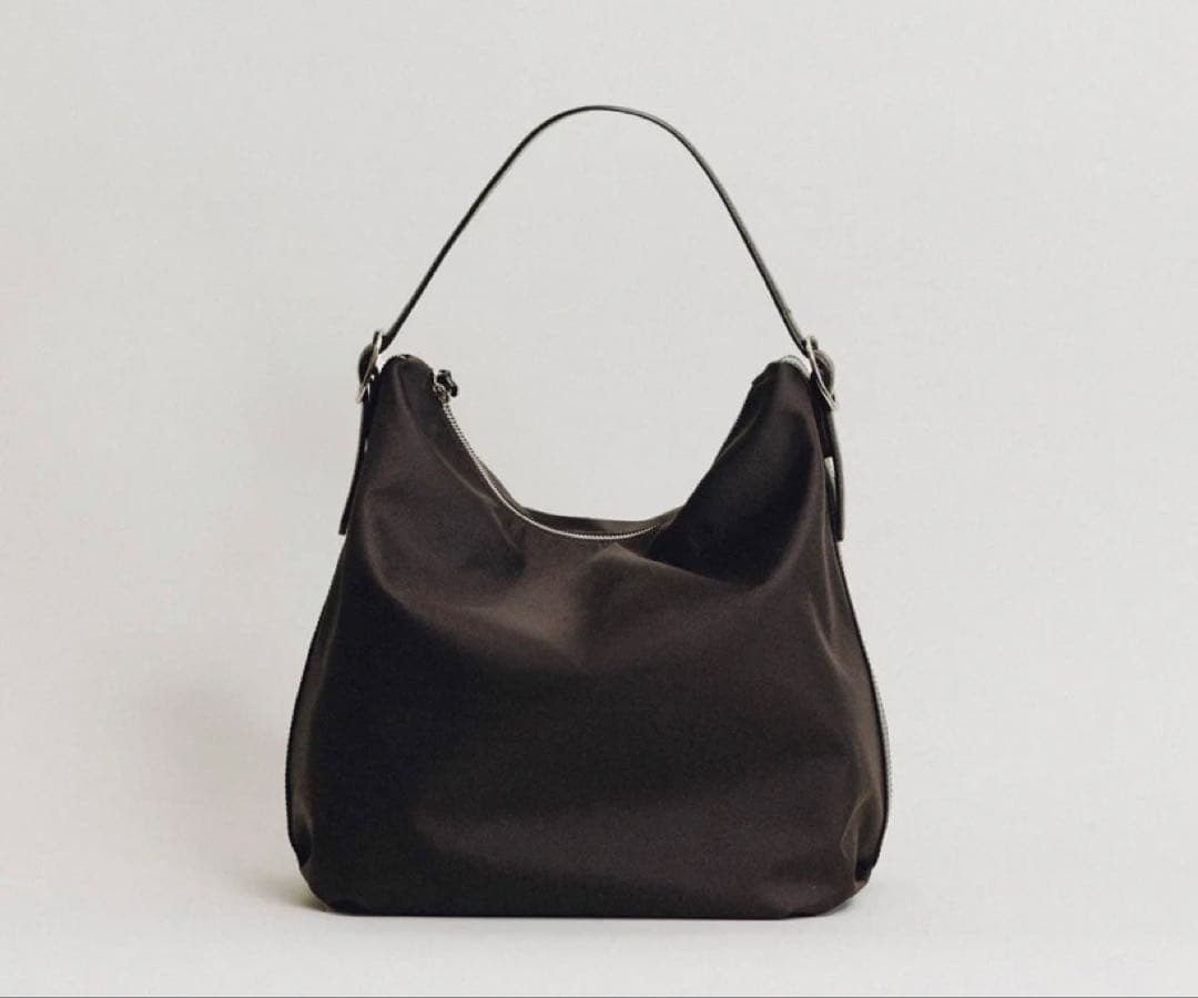 TOUT Y EST SAC CANOT TOILE ショルダーバッグ ブラウン