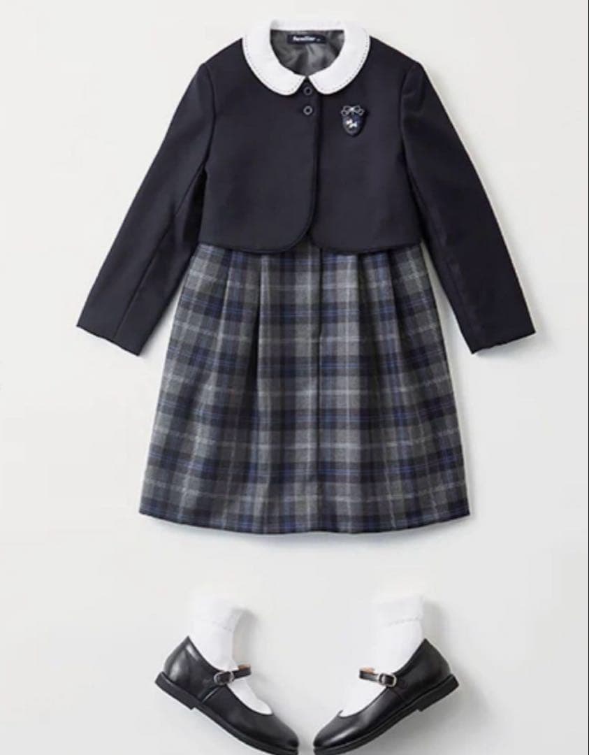 美品✨ファミリア✨フォーマルアンサンブルスーツ120 テリアブローチ