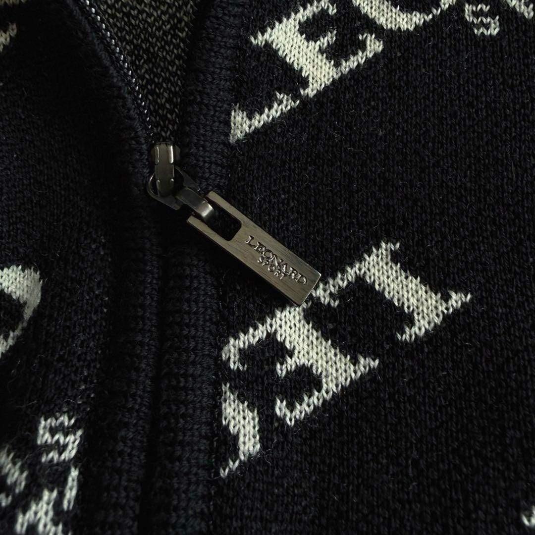 激カワ♡近年タグ付き未使用 レオナール ロゴ総柄ジップアップパーカー 黒×白 Ｌ