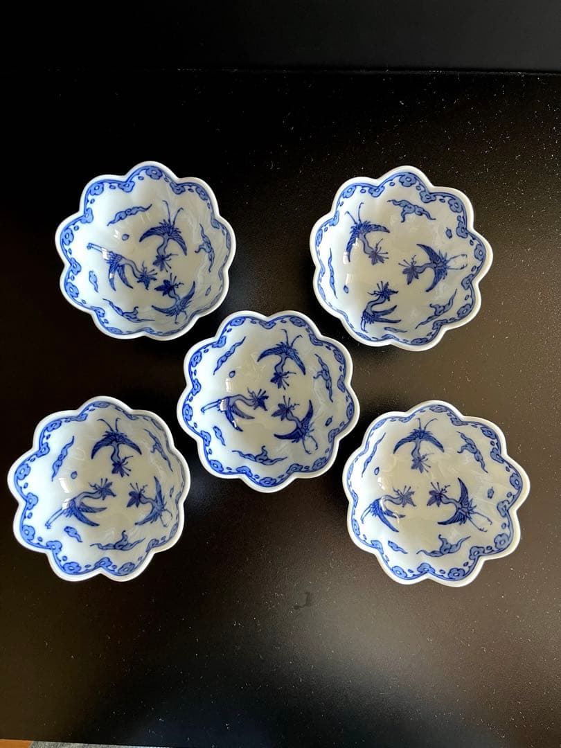 有田瑞峯窯　染付三つ足の 花輪鉢5客セット