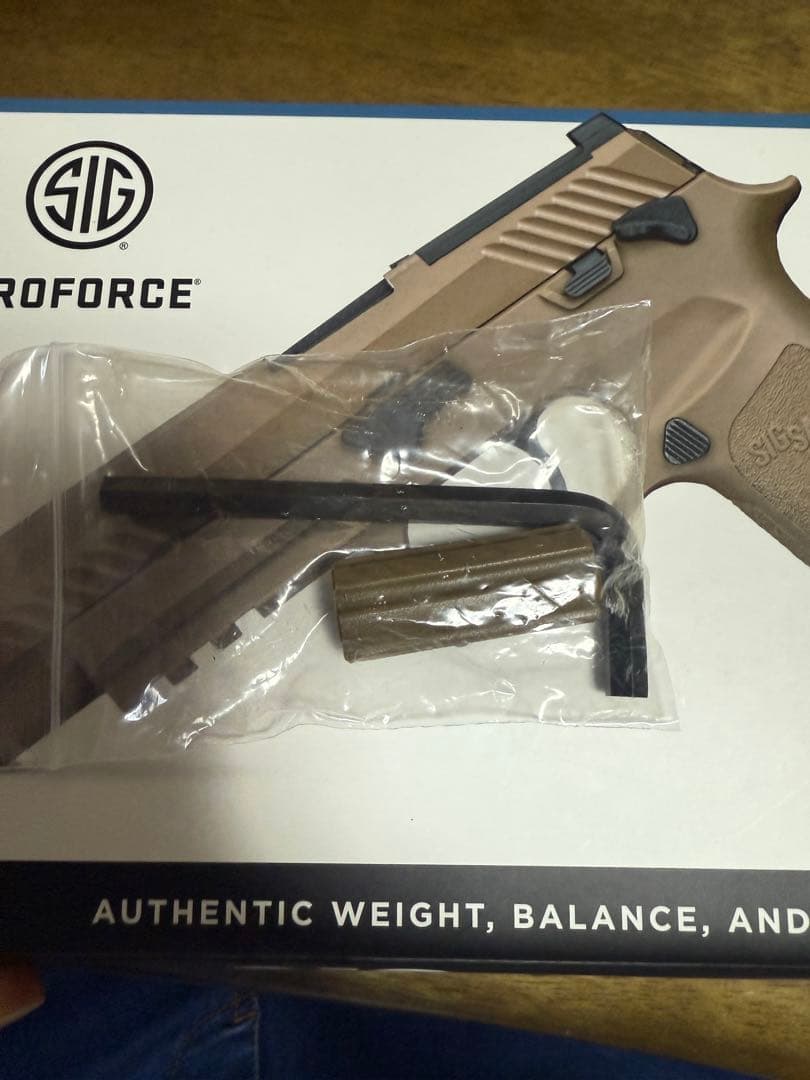 SIG SAUER M17 CO2 マガジン計4本+その他