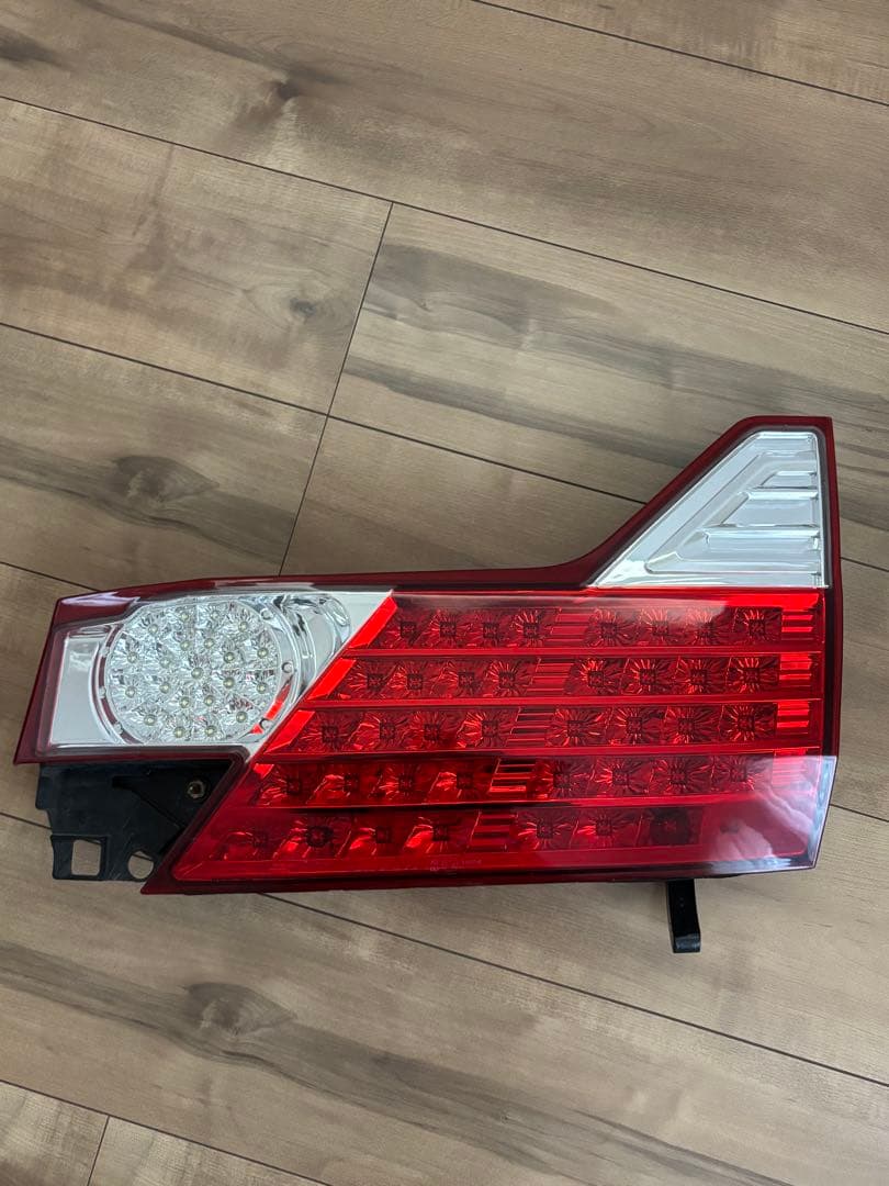 アルファード10系後期ヴァレンティLEDテールランプ 左右セット