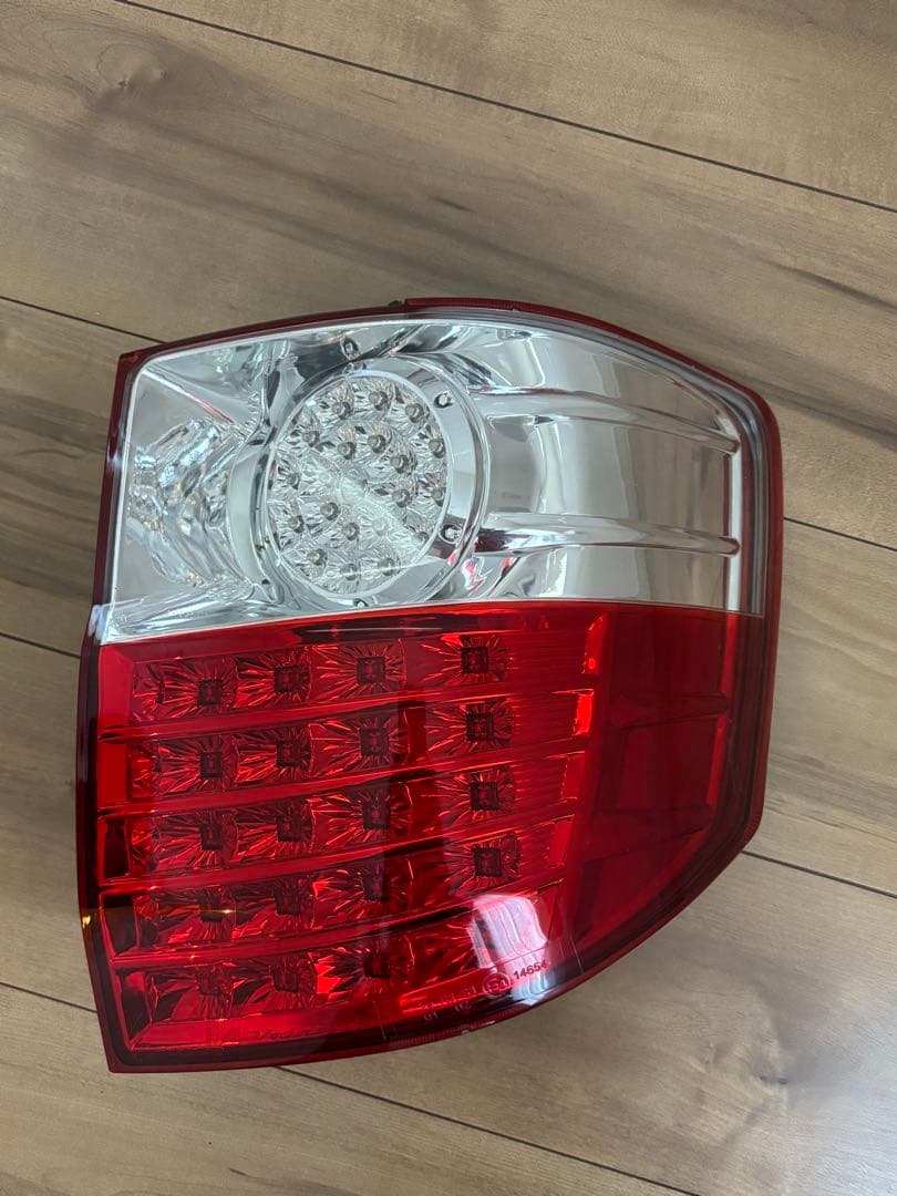 アルファード10系後期ヴァレンティLEDテールランプ 左右セット