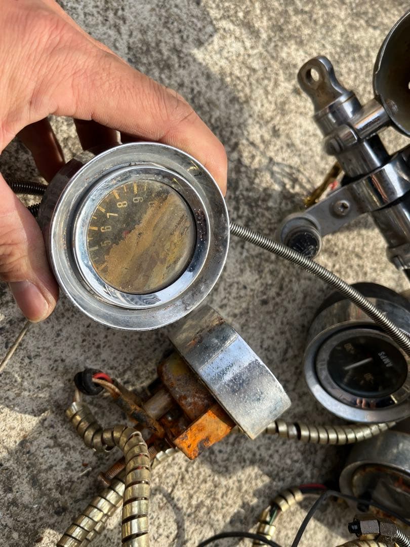 メータ オイルプレッシャー 電圧 タコメーター 油温 時計 ハーレー ショベル