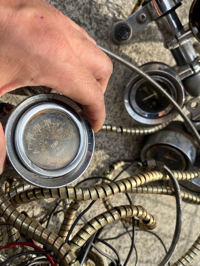 メータ オイルプレッシャー 電圧 タコメーター 油温 時計 ハーレー ショベル