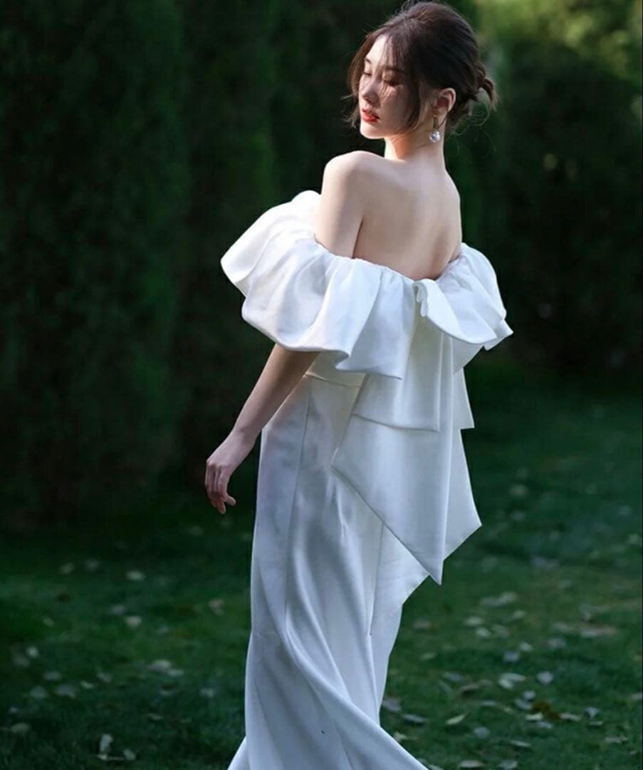 オフショルダー　ウェディングドレス　マーメイド（ドレスカバー付き）