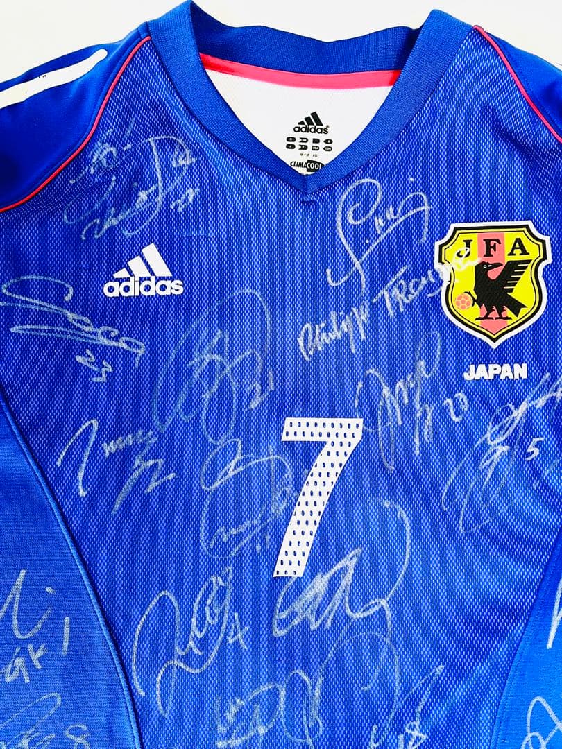 ワールドカップ日本代表全選手＆トルシエ監督サイン付き中田英寿ユニフォームおまけ付