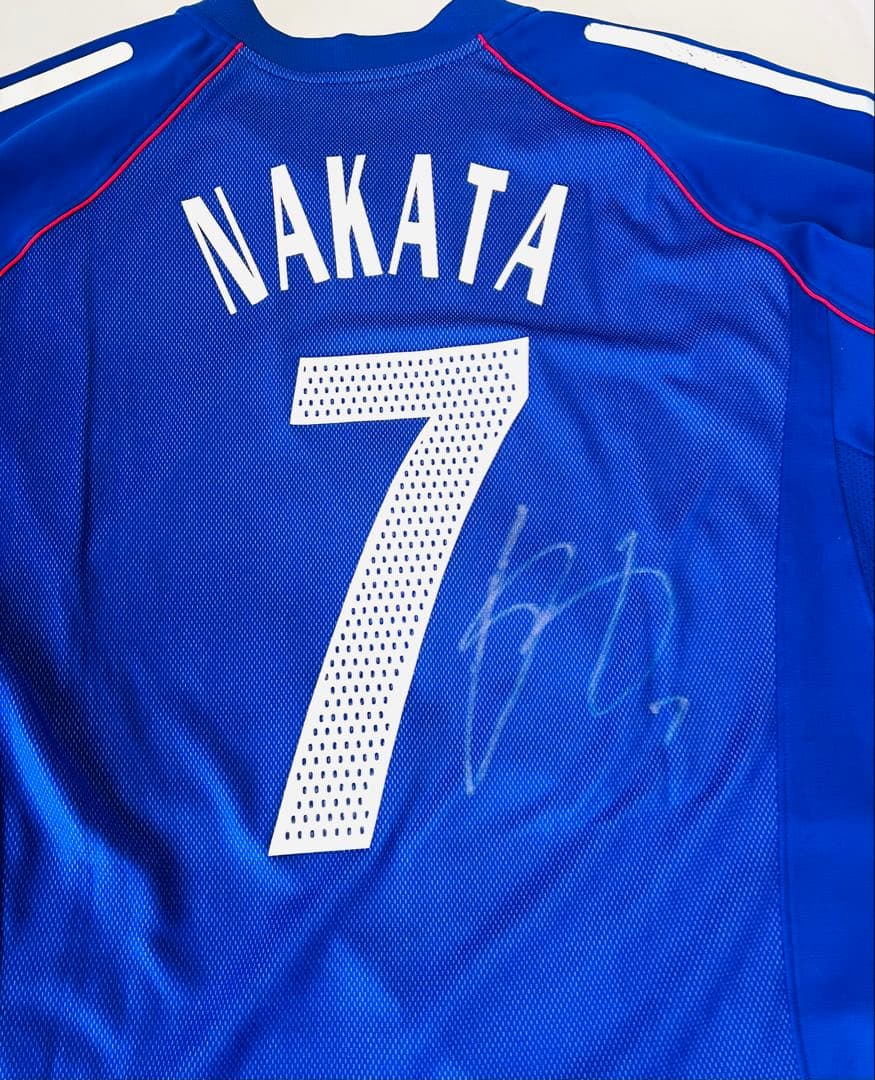 ワールドカップ日本代表全選手＆トルシエ監督サイン付き中田英寿ユニフォームおまけ付