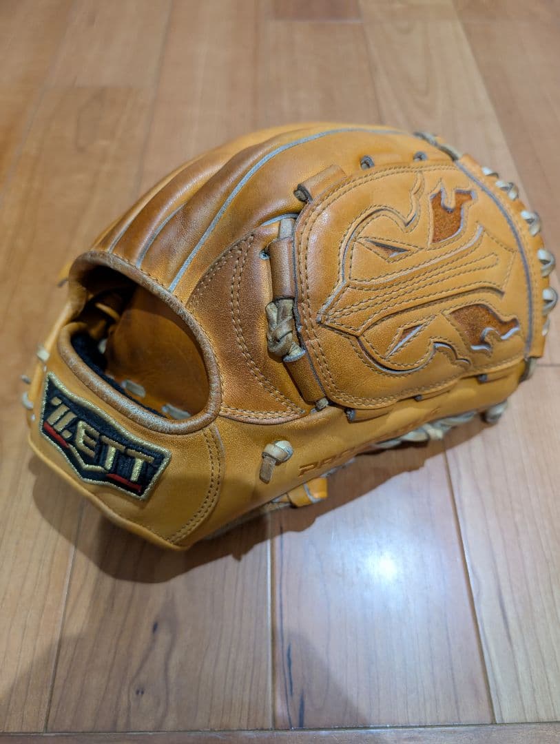 ゼット（ZETT）プロステイタス　軟式グローブ内野・三塁手用