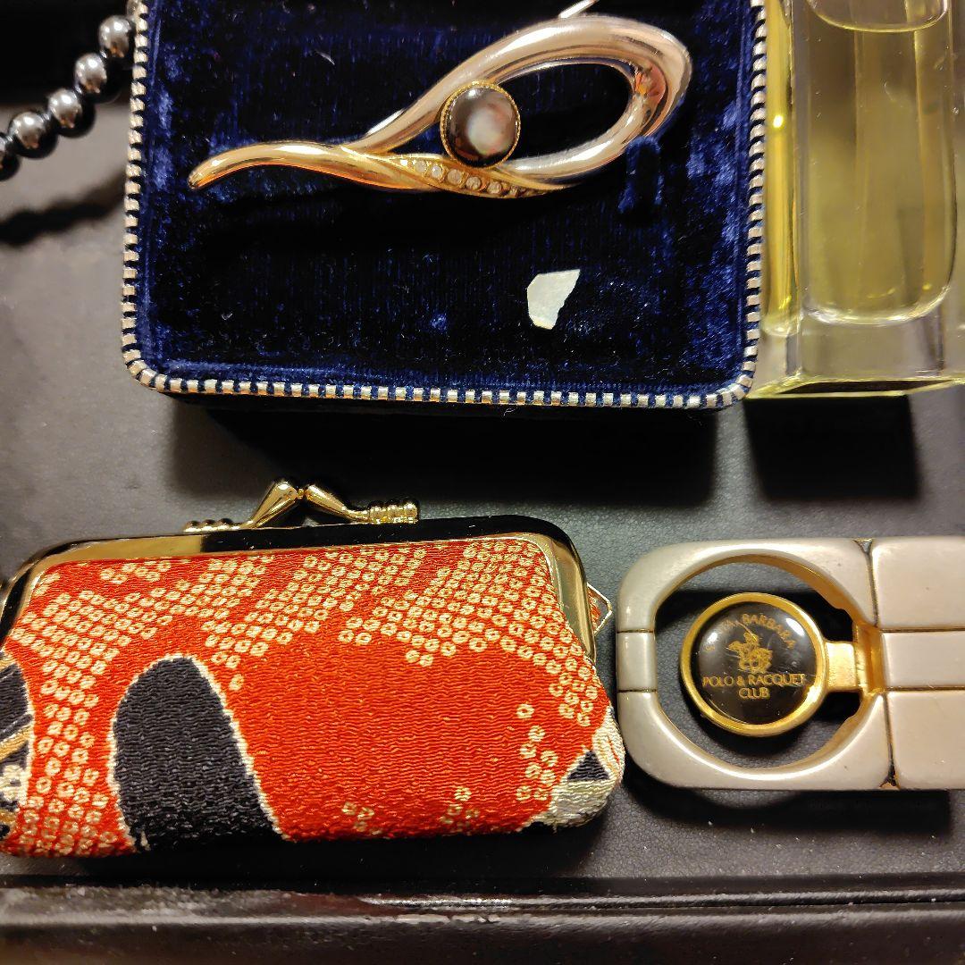 り*の様 【遺品整理・生前整理】グッチ　香水　金杯　ネックレス　ブローチ　バック