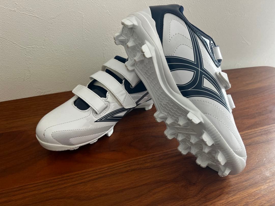 SSKホワイト/ネイビー ベルクロポイントスパイクシューズ