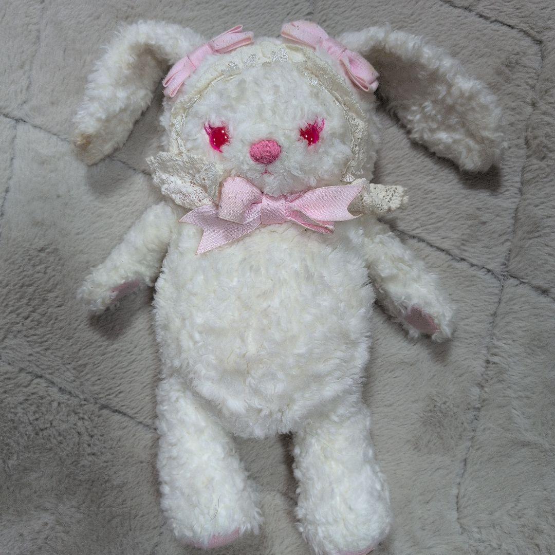 ウサギのぬいぐるみ