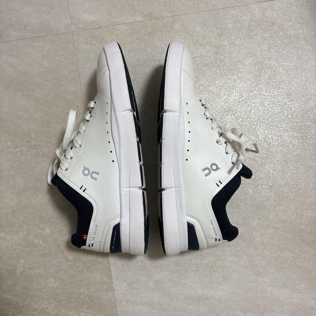 on スニーカー ホワイト/ネイビー