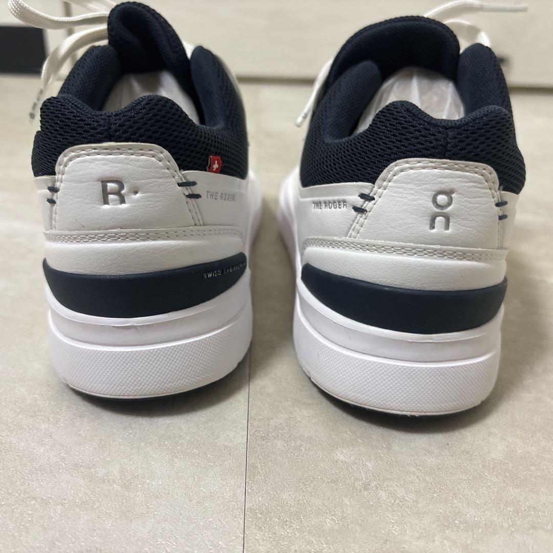 on スニーカー ホワイト/ネイビー